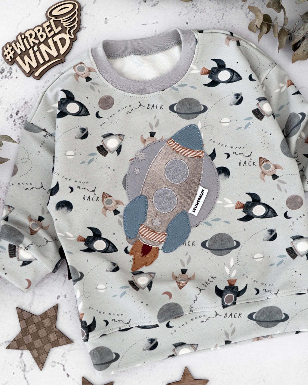 Überraschungs-Sweater mit Stickerei