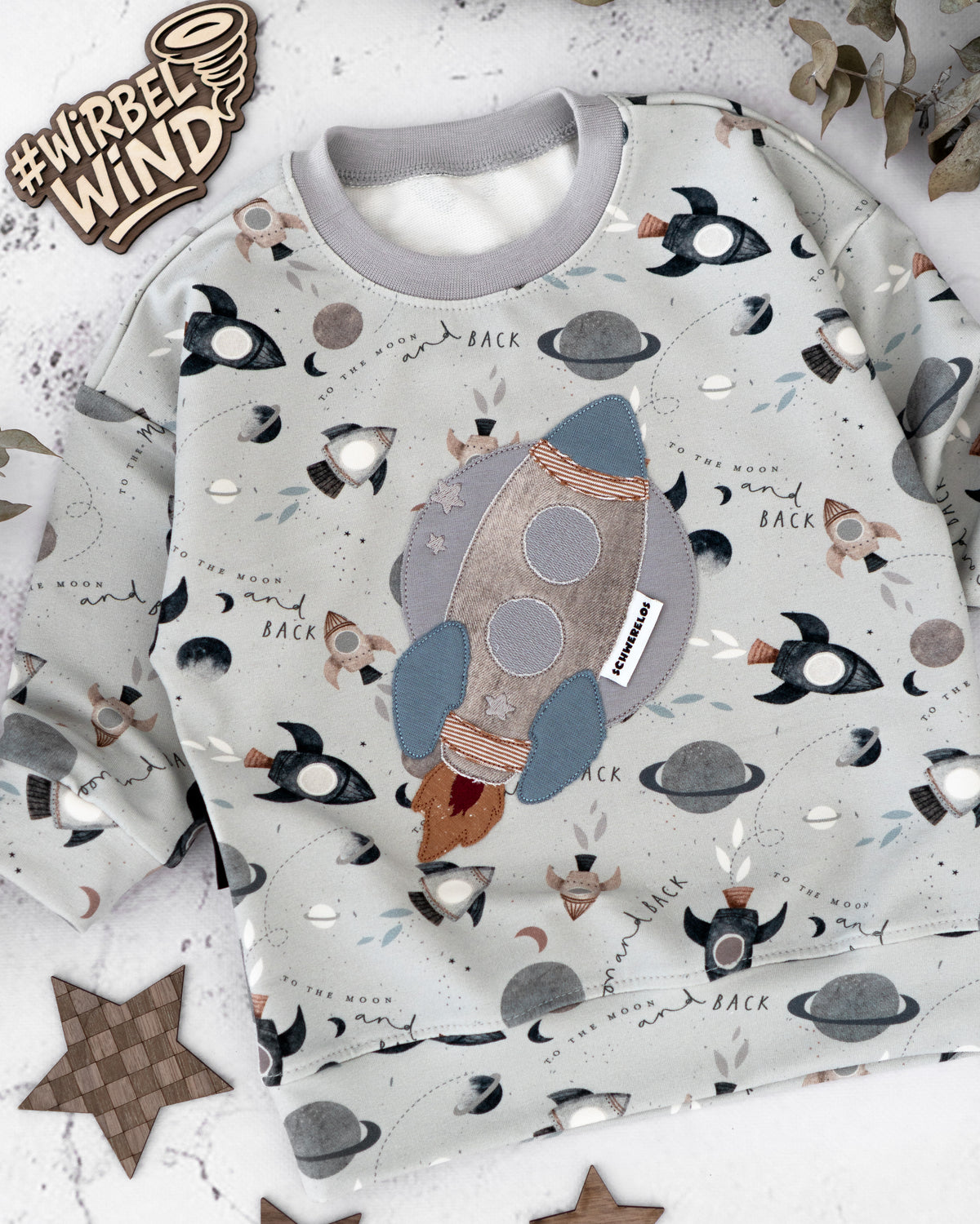 Überraschungs-Sweater mit Stickerei