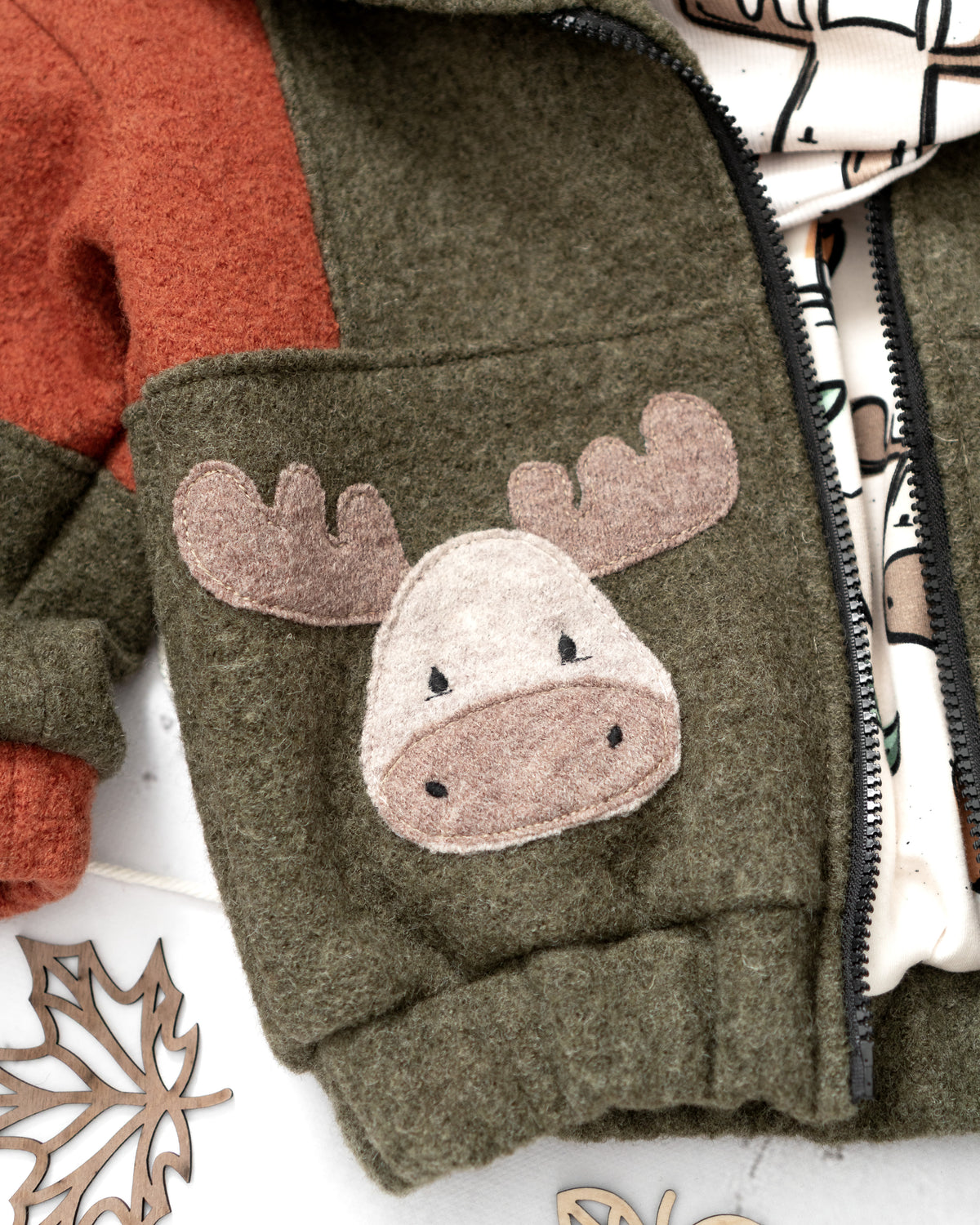 Walkjacke mit Teilung und Applikation